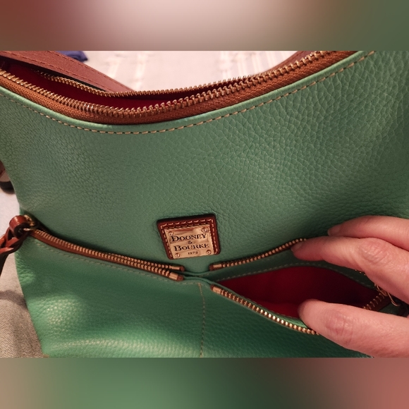 Dooney and Bourke purse - Picture 4 of 8